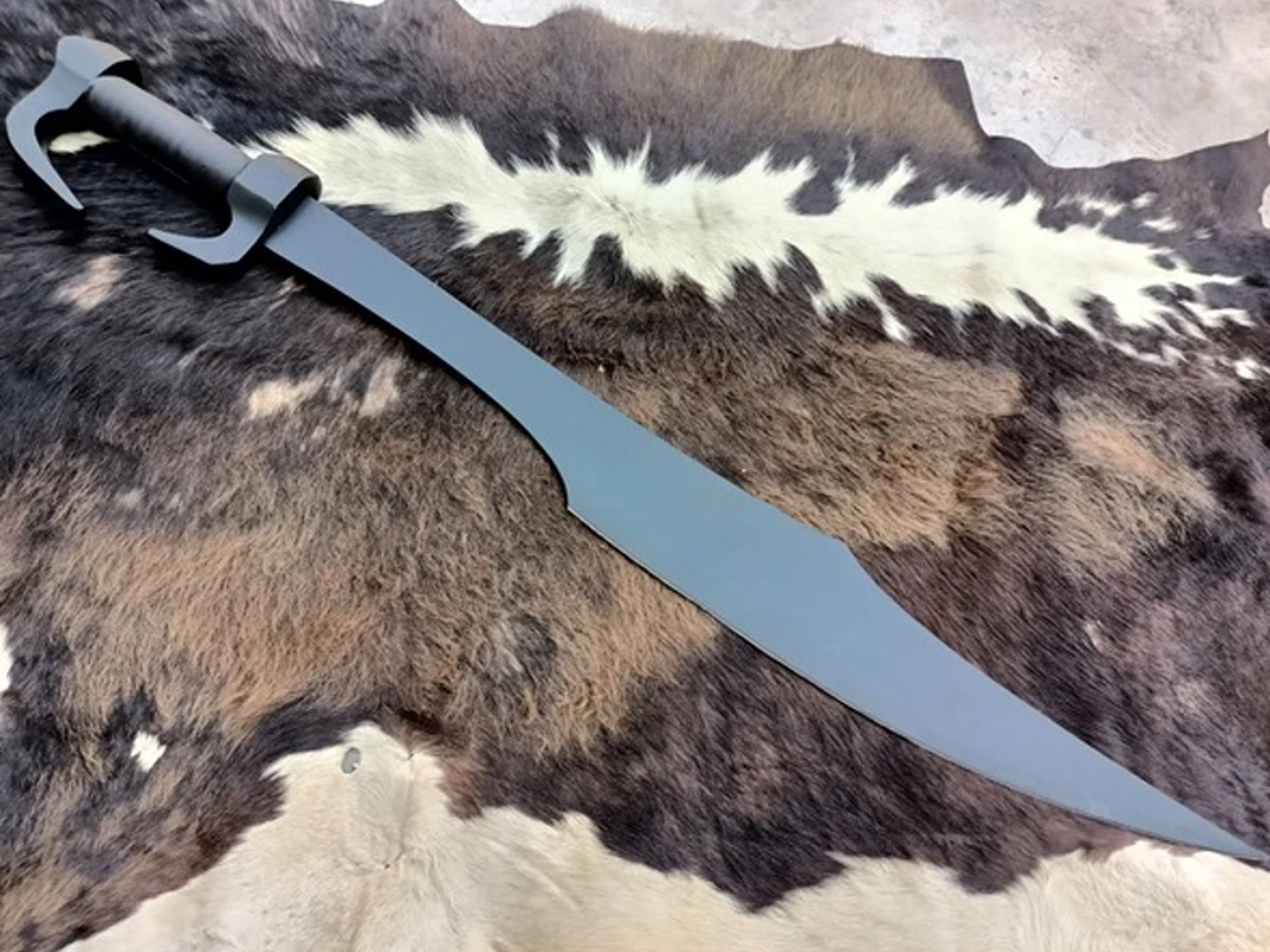 King Leonidas Spartan 300 Movie Sword Replica - Hand Forged Carbon Steel / Damascus Blade